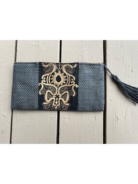 Laura Geller makeup Envelope bag 11x6” Tassel Black Gold